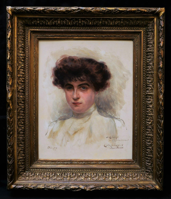 Claire MALICET, Porträt einer brünetten Frau mit blauen Augen