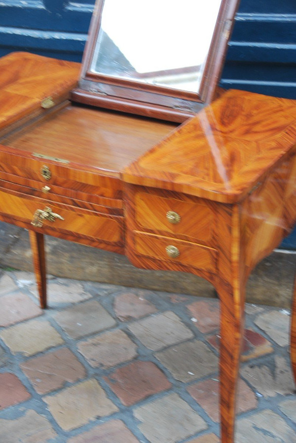 Frisiertisch aus Furnier, Louis XV, 18. Jahrhundert