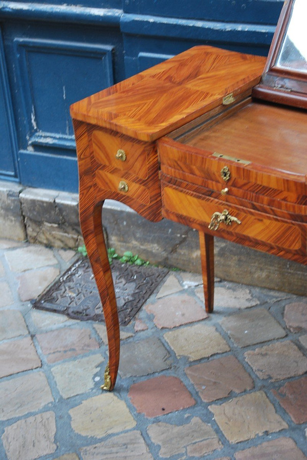 Frisiertisch aus Furnier, Louis XV, 18. Jahrhundert