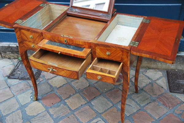 Frisiertisch aus Furnier, Louis XV, 18. Jahrhundert