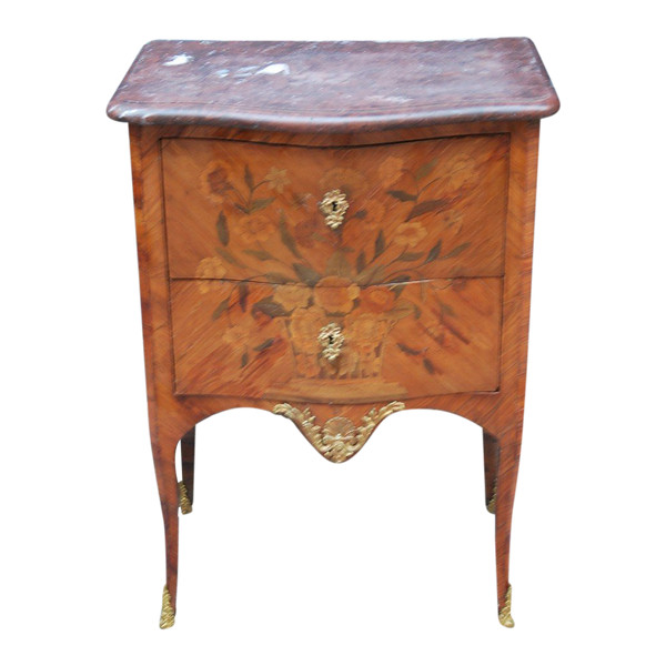 Petite Commode époque Louis XV  du XVIIIe siècle