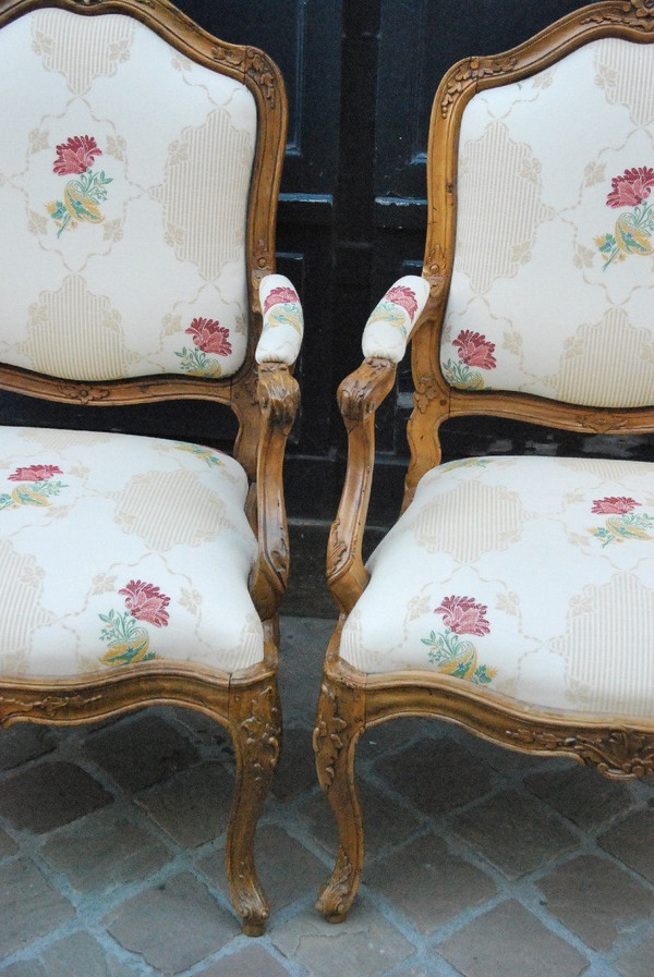 Paire De Fauteuils à Chassis époque Louis XV