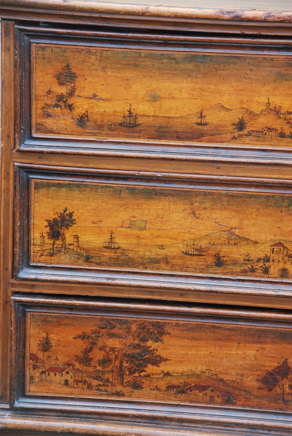 Commode En Noyer Fin XVII  Avec Scènes Paysagées