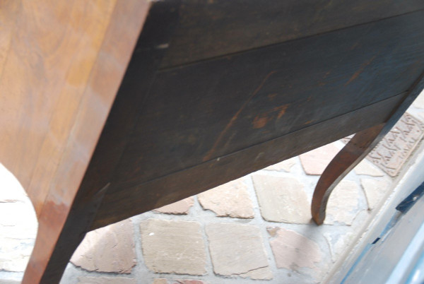 Comò Sauteuse della Valle del Rodano del XVIII secolo