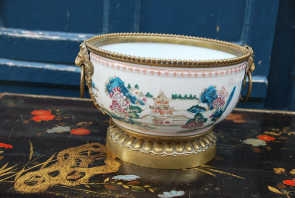 Cache Pot In Chinese Porcelain And Louis XIV Style Bronze Mount