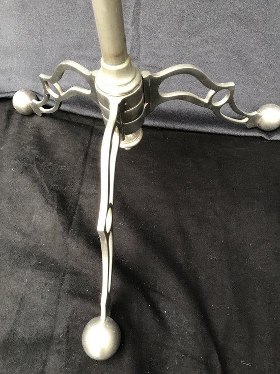Miroir cabinetou coiffeuse pour maquiller une actrice de cinema  XX