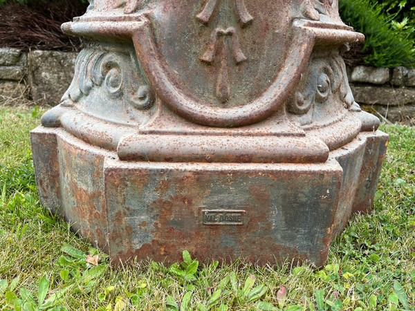 Pair of cast iron vases and columns Val d'Osne 19th century