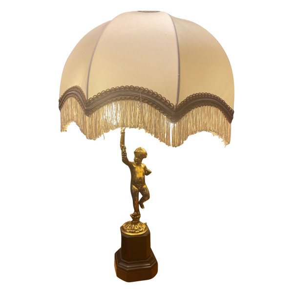Baroque-style lamp