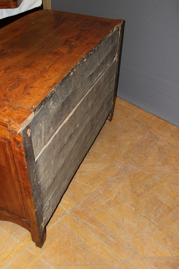 Commode Louis XIV à Façade Bombée En Frêne XVIII 