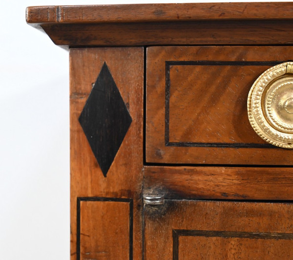 Petit Meuble de Salon en Noyer, style Transition Louis XVI/Directoire – 1ère Partie XIXe