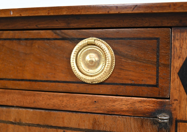 Petit Meuble de Salon en Noyer, style Transition Louis XVI/Directoire – 1ère Partie XIXe