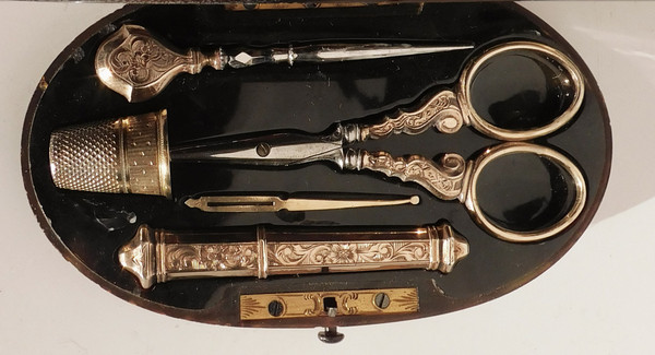 Vermeil sewing kit in tortoiseshell case