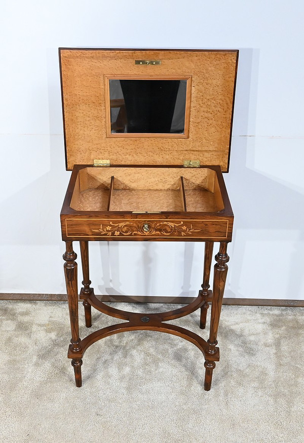 Petite Table en Marqueterie, goût Louis XVI – Fin XIXe