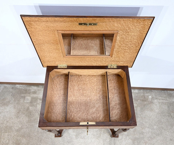Petite Table en Marqueterie, goût Louis XVI – Fin XIXe