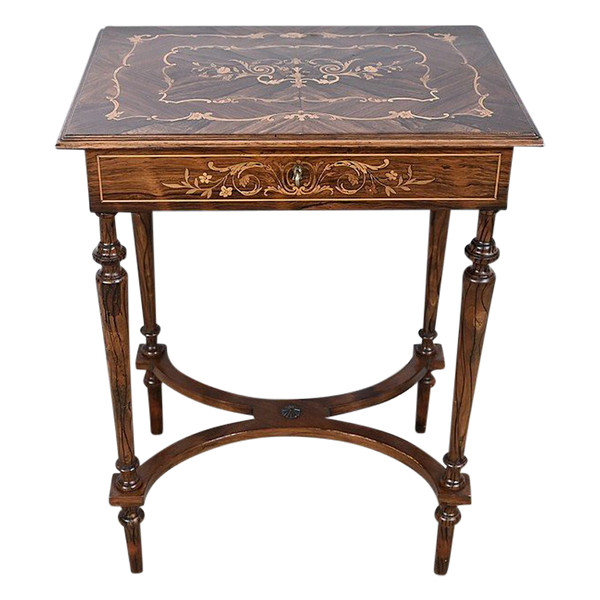 Petite Table en Marqueterie, goût Louis XVI – Fin XIXe