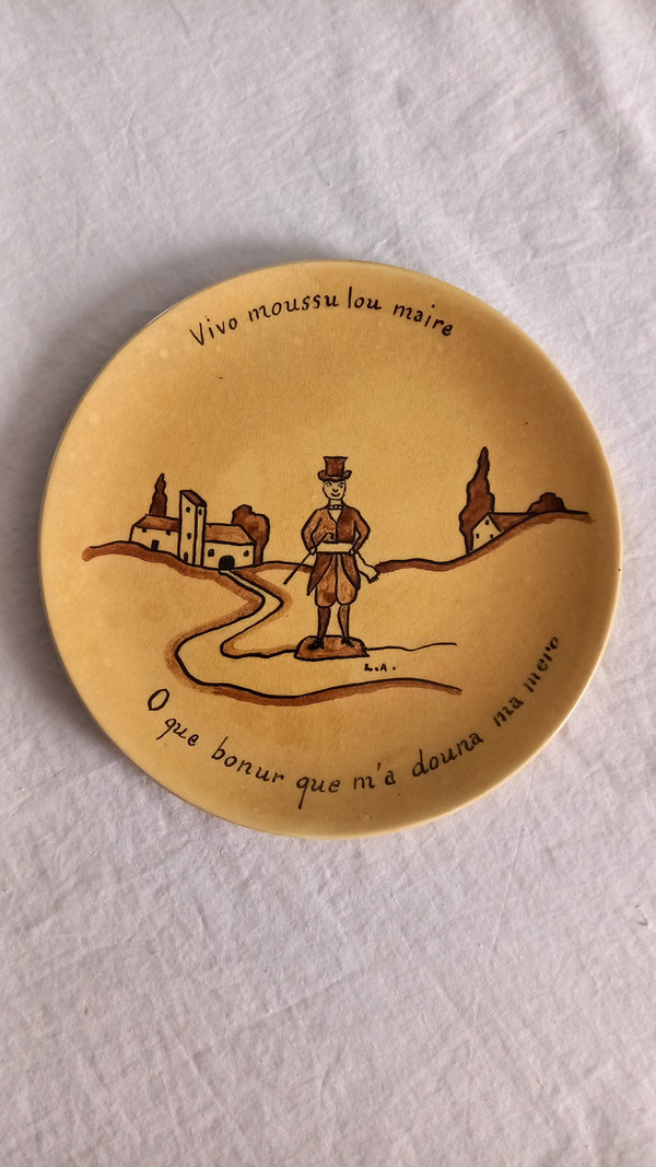 Plates Aubagne earthenware 20th century