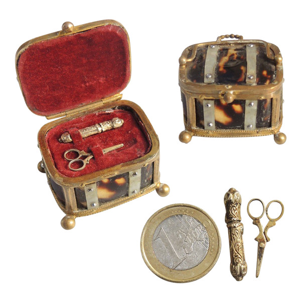 Miniature sewing set antique box 19th century