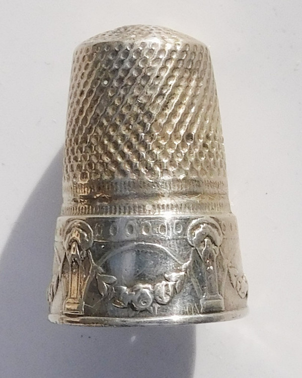 Set da cucito in argento con ago e faretra della fine del XIX secolo