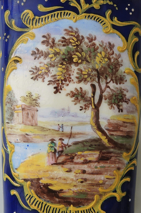 Sewing set in a late 18th-early 19th-century enamelled case