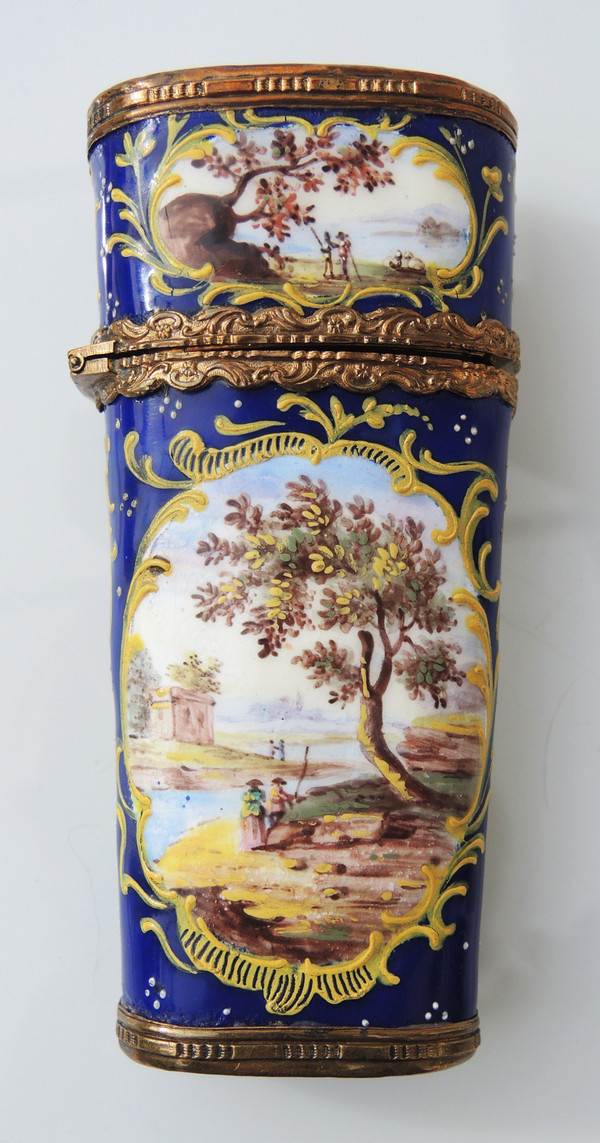 Sewing set in a late 18th-early 19th-century enamelled case