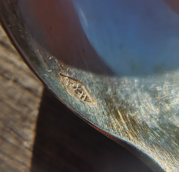 12 cucchiaini da caffè in argento massiccio modello "baguette" con medaglione e figure minerve orafe Veuve Théodore succ. Ravinet d'Enfert