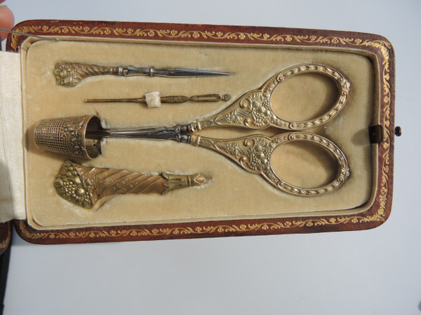 Antique sewing set VERMEIL horn of plenty case