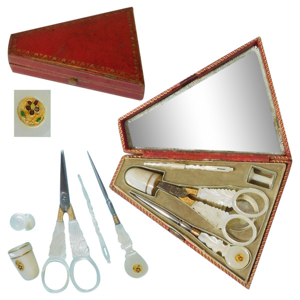 Sewing kit 19th century Scissors antique thimble NACRE PALAIS ROYAL