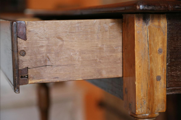 Table En Gaïac, XIXeme