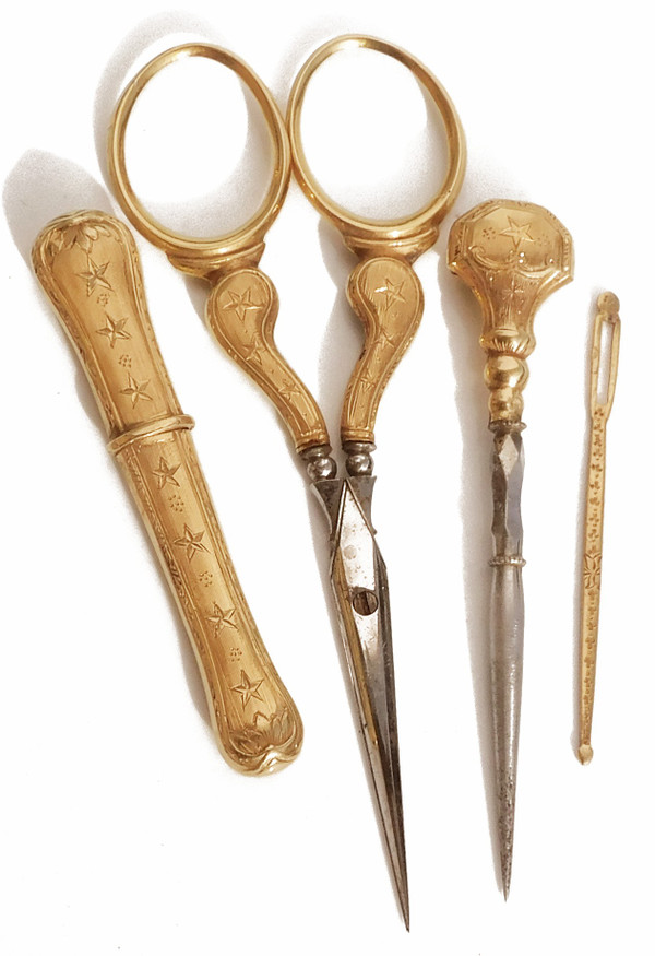 Scatola d'avorio con monogramma del kit da cucito d'oro con aquila e marchio di garanzia