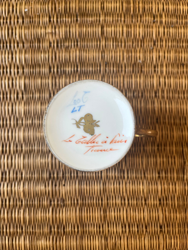 Tazza e piattino in porcellana