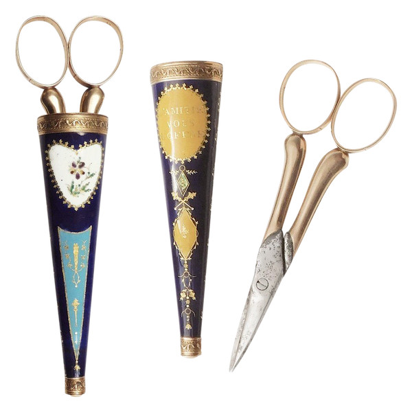 Etui émaillé sur vermeil Palais Royal ancien XIXe avec ciseaux or couture broderie