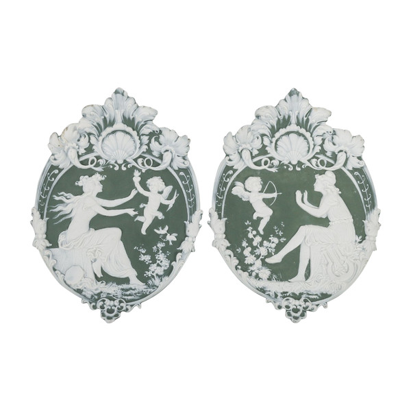 Coppia di Piatti in Porcellana Stile Wedgwood, Fine XIX Secolo