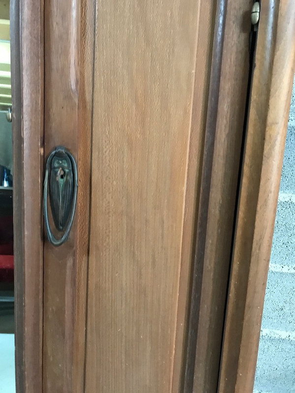 Ensemble d'une chambre à coucher avec un lit plus une armoire Art Nouveau 