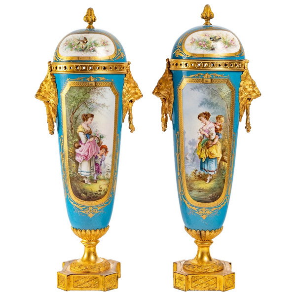 Paire De Vases En Porcelaine De Sèvres Fin XIXème Siècle