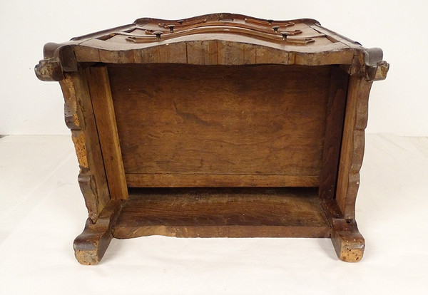 Petite Commode de Maîtrise Louis XV Noyer Sculpté Miniature XVIIIème Siècle