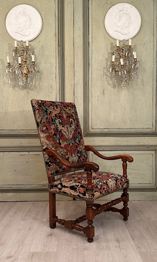 Fauteuil A Dossier Plat En Noyer d'Epoque Louis XIV XVIIeme