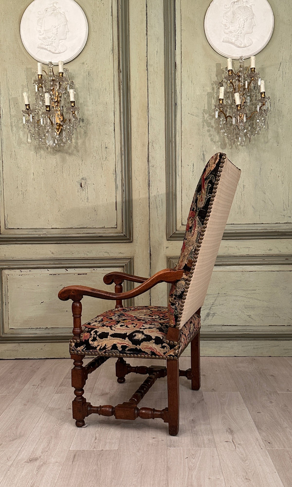 Fauteuil A Dossier Plat En Noyer d'Epoque Louis XIV XVIIeme