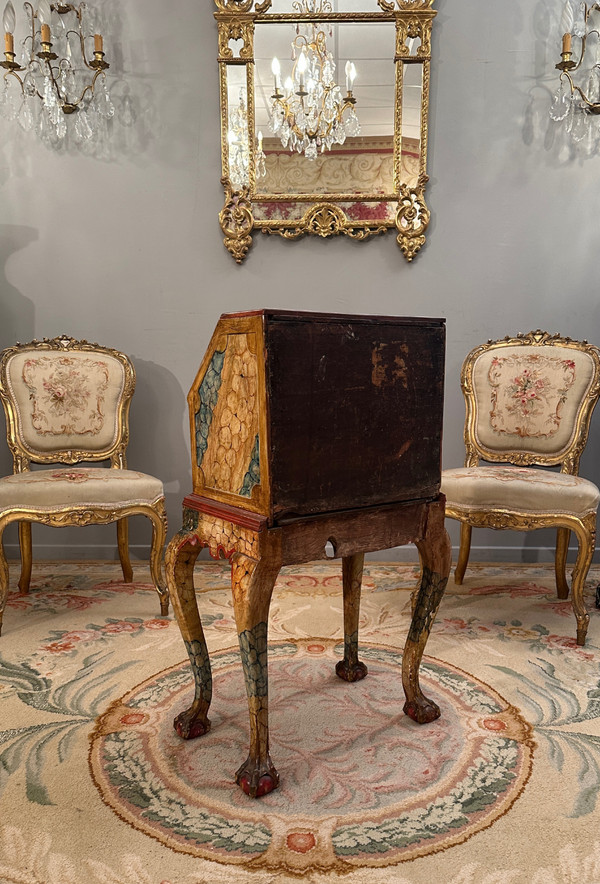 Small Venetian Secretary Desk In Lacquered Wood 18th Century
