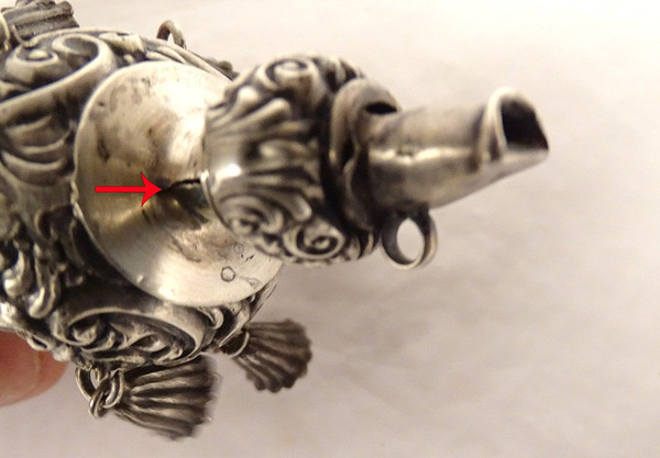 Fischietto inglese in argento di Birmingham Anello in madreperla Fine XIX-XX secolo