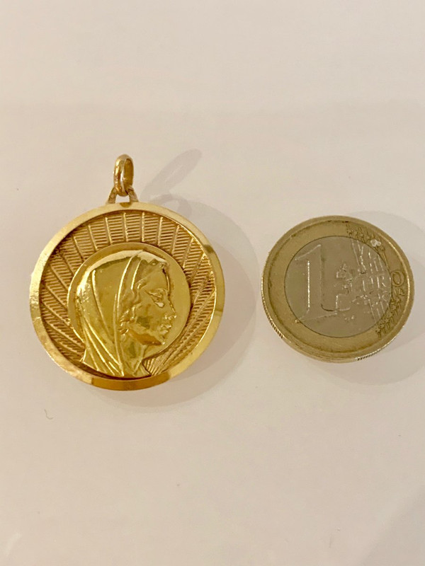 Importante Medaglia Religiosa Con Il Profilo Della Vergine