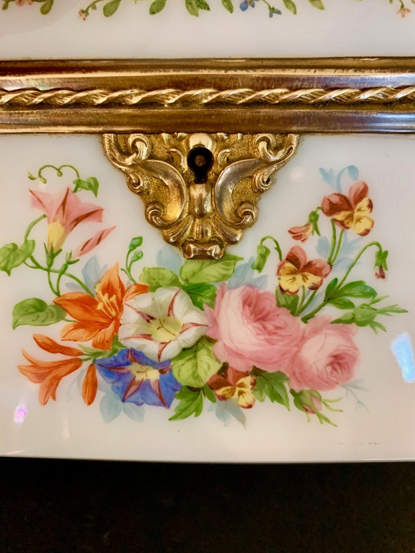 Baccarat: Scatola opalina di Jean François Robert