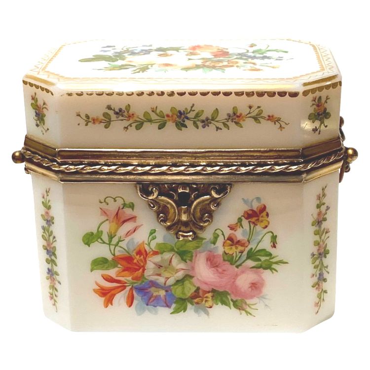 Baccarat: Scatola opalina di Jean François Robert