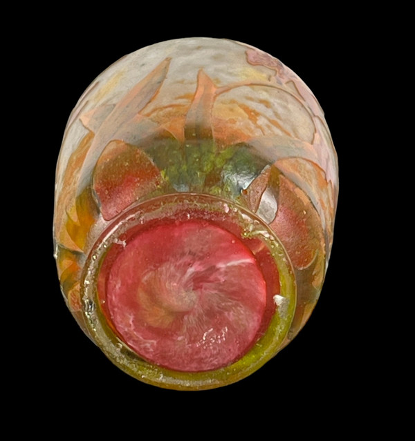 “DAUM NANCY” VASE IN ACID ENGRAVED CAMEO GLASS “FREESIA FLOWERS” DECOR