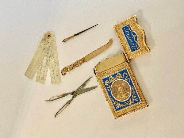 Secret Necessary In Gold And Enamel From The 18th Century
