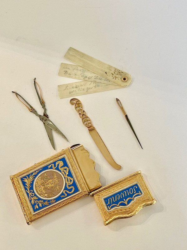Secret Necessary In Gold And Enamel From The 18th Century