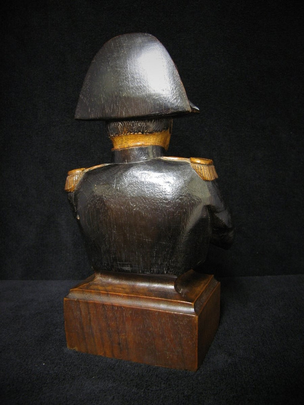 Busto in legno intagliato policromo di Napoleone I.