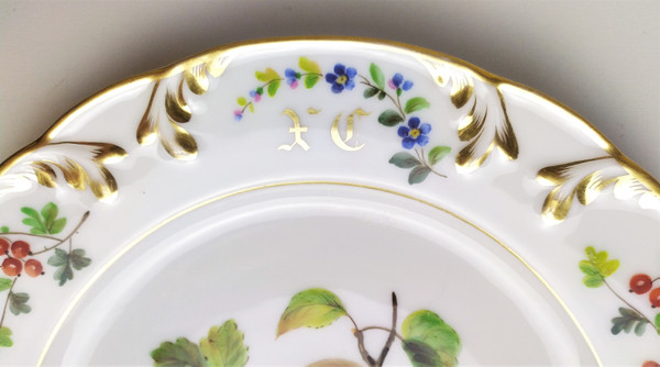 Assiette En Porcelaine Peinte 19ème