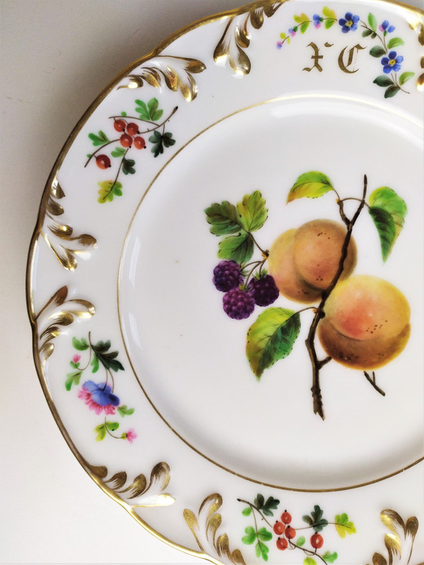 Assiette En Porcelaine Peinte 19ème