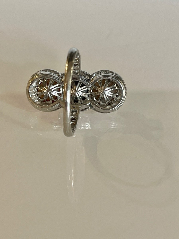 Trilogie-Ring mit drei farbigen Perlen