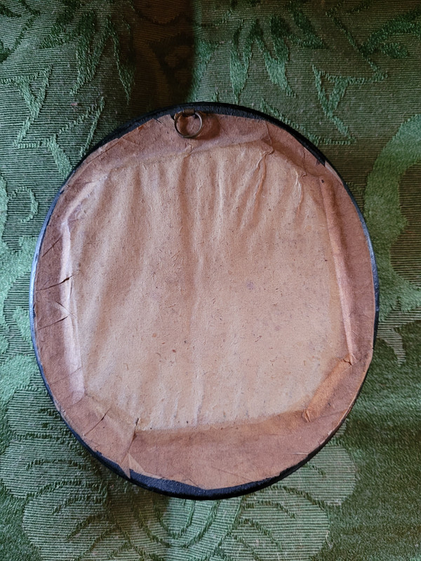 Cadre à décor en cheveux, époque XIXe siècle
